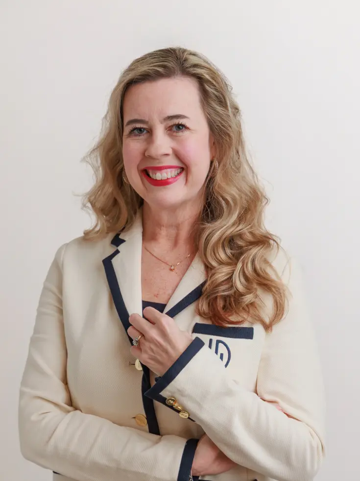 photo of Julie Hamilton